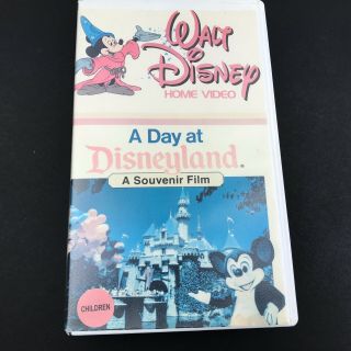 A DAY AT DISNEYLAND - A Souvenir Film - Rare Disney 1982 VHS Videotape 3