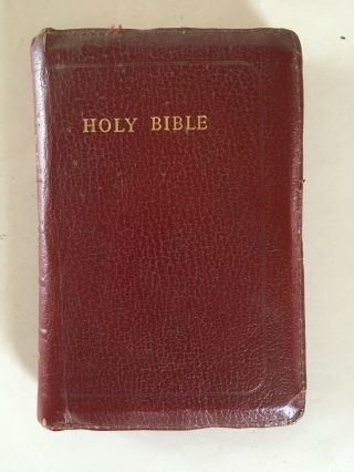 Vintage Rare Pocket Size Holy Bible Red Leather W/ Zipper World Bible Publishers
