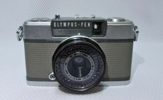 Rare Olympus Pen Ees - 2 W/28mm F/3.  5 D.  Zuiko - Half Frame 35mm Film Camera Gray