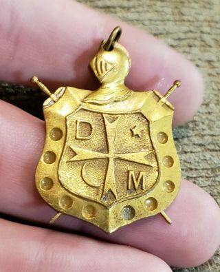 Rare Vintage Gold Tone Masonic Order Of Demolay Crest Fraternal Pendant Medal