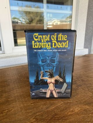 Crypt Of The Living Dead Rare United Home Video Clamshell Horror Vhs