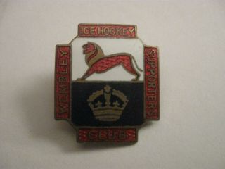 Rare Old Wembley Lions & Monarchs Ice Hockey Club Enamel Buttonhole Badge