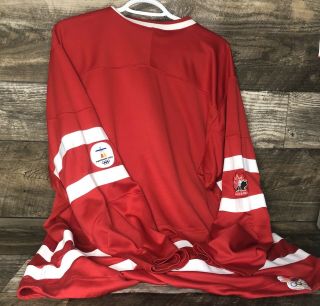 2010 Nike Team Canada Jersey Vancouver Olympics XL Red GUC 2