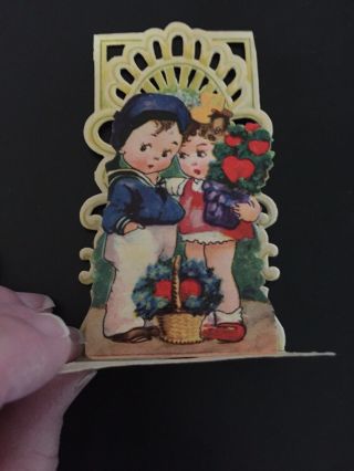 Vintage Valentine Boy And Girl With Bouquet.  Folds Down.  3d.