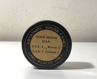 1980 Xiii Olympic Winter Games Hockey Puck Lake Placid Gold Metal Usa