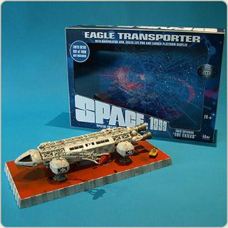 Space 1999 Eagle Transporter 12 " Die Cast Set 3: The Exiles By Sixteen 12
