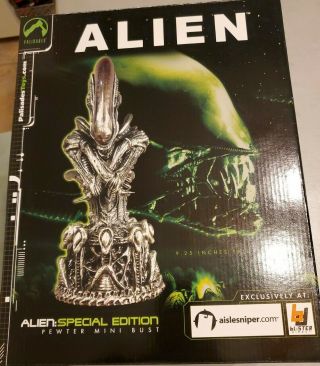 Palisades Toys Pewter Alien 9 " Bust Statue Retailer Exclusive Aliens H.  R.  Giger