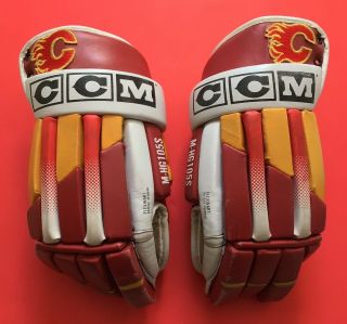 Circa - 1990s Calgary Flames Ccm All - Leather Pro Model Gloves