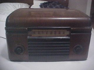 Vintage Rca Victor Radio - Phonograph.  Wood Cabinet.  Large Table Top Model.