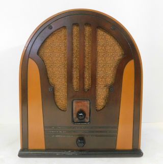 Antique 1935 Philco Model 84b Cathedral Radio A Real Beauty