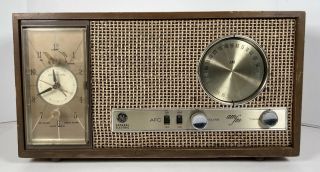 Rare Vintage C580a Vacuum Tube Am/fm Radio Clock