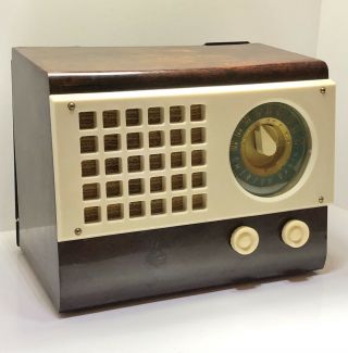 Emerson Radio And Phonograph Corp Vintage Tube Radio