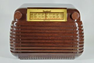 1946 Sentinel Model 284 - W Vintage Bakelite Tube Radio Art Deco