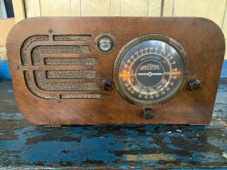 Antique Vintage Air Castle Model 14 - 136ea Table Top Tube Radio