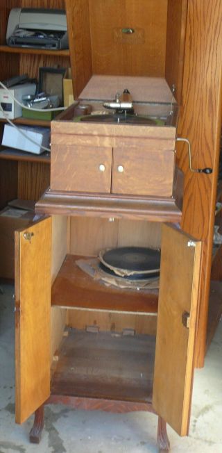 Antique 1912 Victrola by Victor Talking Machine 5