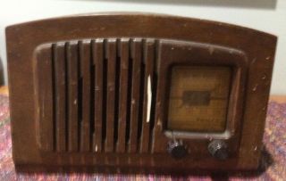 (1) 1940/41 Philco Model Pt - 44 Am Table Radio