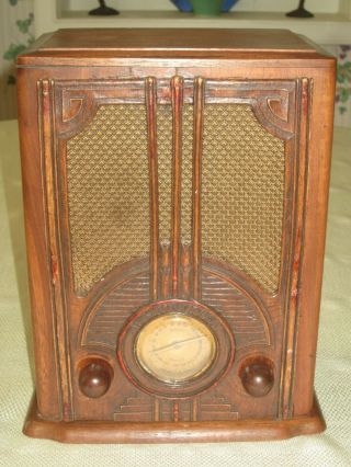1934 Westinghouse Mini Repwood Tombstone Radio - " The Juke " - Model Wr - 100