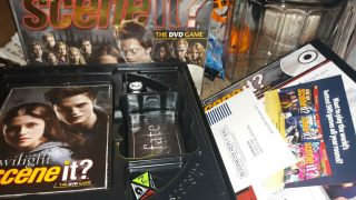 The Twilight Saga Scene - It Deluxe Dvd Game Bella Edward Cullen Vampires