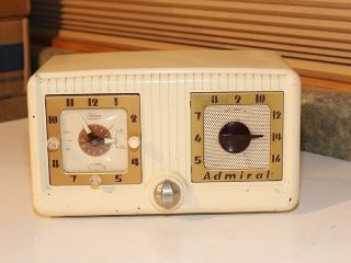 Admiral Bakelite Clock Radio - Model 5g23