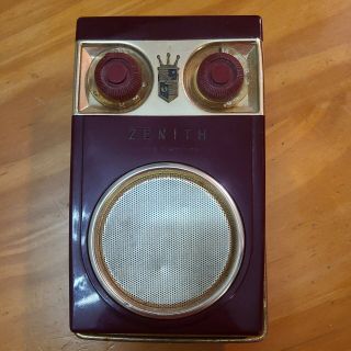 Vintage Zenith Royal 500 Deluxe Transistor Radio In Maroon W/case •