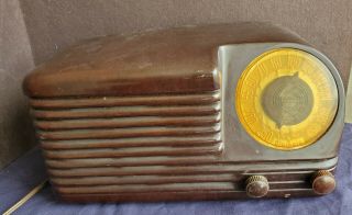 Lovely Mottled Reddish Brown Art Deco Bakelite Radio By Olympic