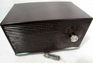 Vintage 1953 Rca Victor Tube Table Radio Model 3 - X - 521 (does Not Work)