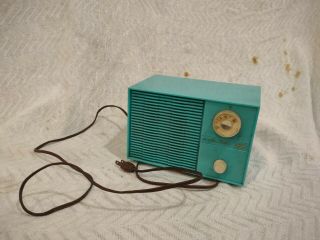 Vintage Admiral Bakelite Radio Made In Usa Model Y2998 Turquoise.  Rare