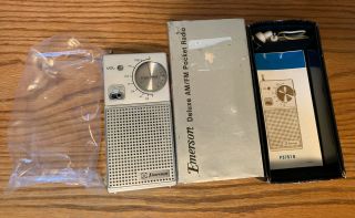 Vintage Complete Emerson Deluxe Am/fm Pocket Radio P3751b Silver