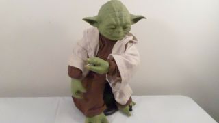 2015 Spin Master Star Wars Moving Talking Yoda Jedi Master 16 "