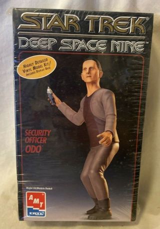 1995 Star Trek Deep Space Nine Security Officer Odo Amt Ertl Model