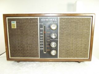 Vintage Admiral Model Yg531 Am & Fm Tube Table Radio - Mid 60s,