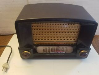 Vintage General Electric Tube Radio.  Model 115.  Bakelite.