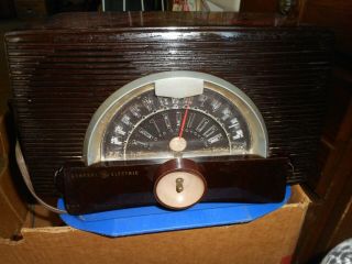 Vintage General Electric Am/fm Model 455??? Bakelite Tube Radio/chip On Side/guc