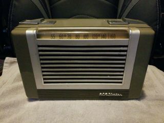 Vintage Radio Rca Victor Model 2 Bx63 Portable Bakelite Gray For Restoration