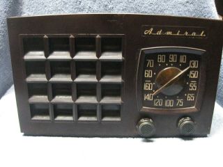 Vintage Admiral Am Tube Radio Model 5r12 - N Art Deco Bakelite Brown