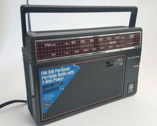 Vintage General Electric Black Model Ge 7 - 26600 Am Fm Portable Radio