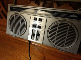 Vintage Sears Sr 2400 Series A/m - F/m Stereo Radio.  - Ac/dc Comes With E