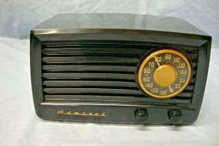 Vintage Admiral Bakelite Tube Radio Model 5x11n