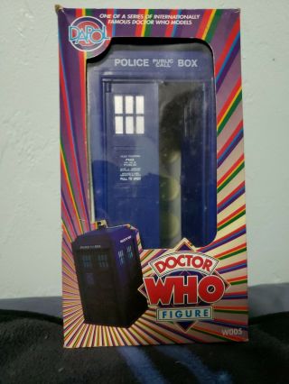 Dapol W005 Doctor Who Tardis Model W/ Flashing Lights And Opening Doors