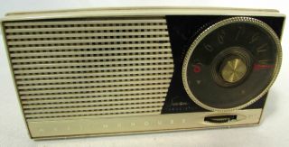 Vintage Westinghouse 7 Transistor Pocket Radio Model H - 617p7 Gray