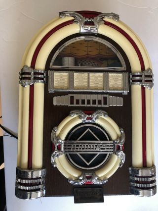 Collector ' s Edition Vintage Crosley Jukebox AM/FM Radio & Tape Player Collector 2