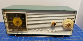 Vintage Admiral Model 5j48x Tube Clock Radio Made In Canada