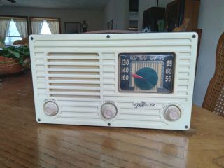 Traveler Model 5022 Radio Circa 1950 Alligator Cover Can Operate On Ac & Battery