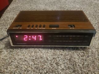 Soundesign Am/fm Electronic Clock Radio Model 3636 - B Red Led Light Vintage