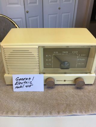 General Electric Vanilla Bakelite Radio Model 415