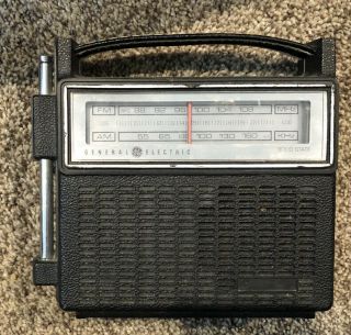 Vintage Ge General Electric Portable Radio P - 4810 C Dual Power Solid State
