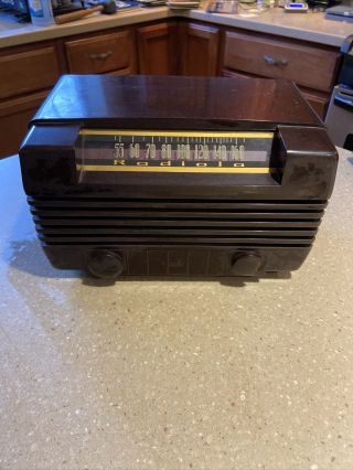 Vintage Rca Radiola Am Bakelite Radio Model Number 61 - 8 1940’ S