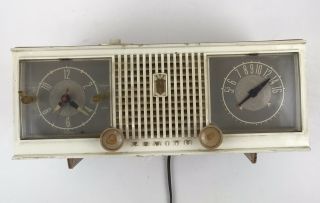 Pink And White Mid Century 1956 Zenith Model C519l Am Tube Clock Radio