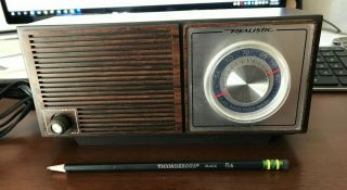 Vintage Realistic Am Solid State Radio Desk Top Model 12 - 679 Tandy Radio Shack