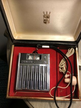 Very Rare Vintage Radio1966 Red Zenith 20g Box Chromed Out Great